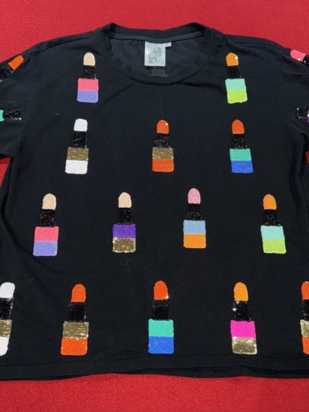 💄Queen Of Sparkles M Sequined Lipstick Tee EUC